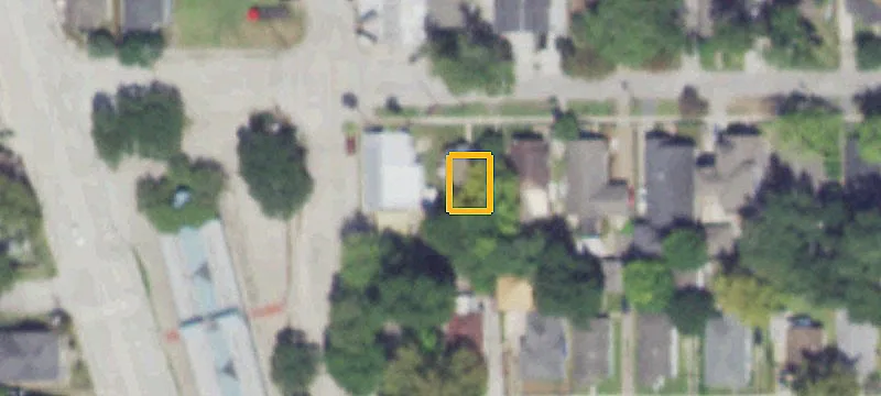 1137 Adele St