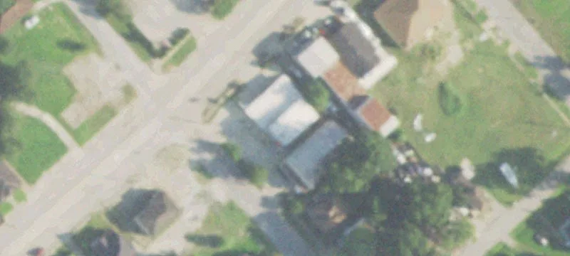 1395 College St