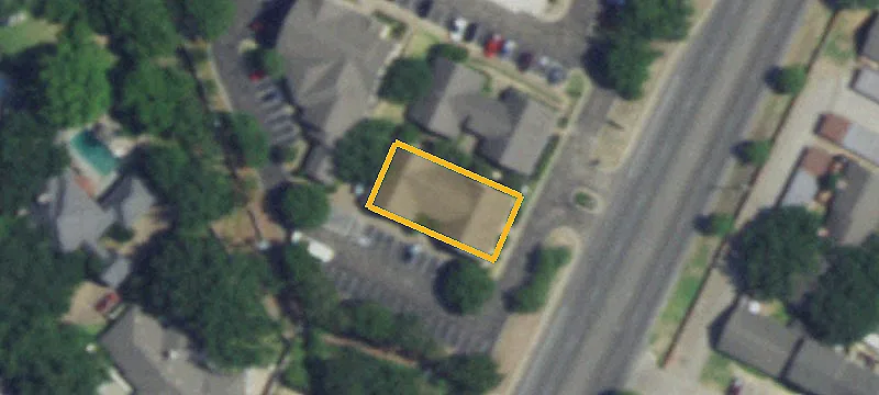 5211 Lk Shr Dr
