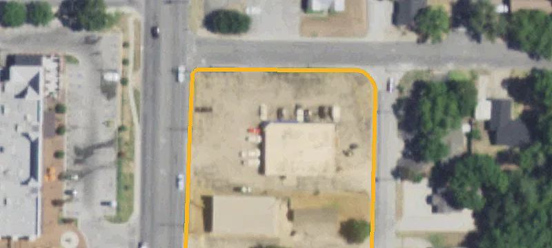 1301 Main St