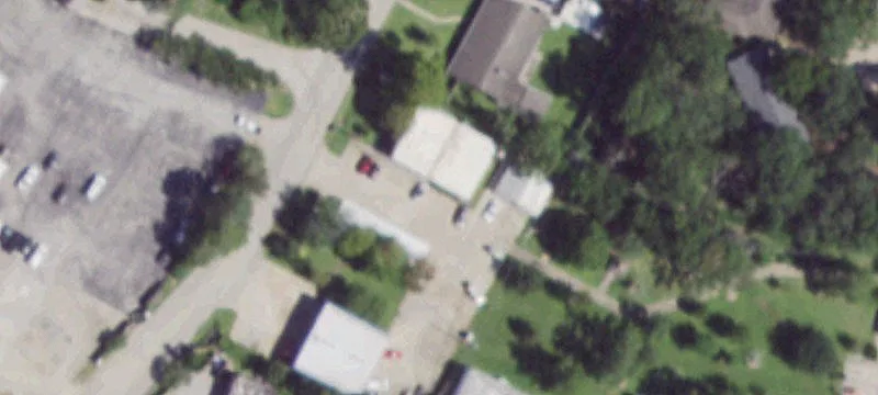 98 Lakeshore Dr
