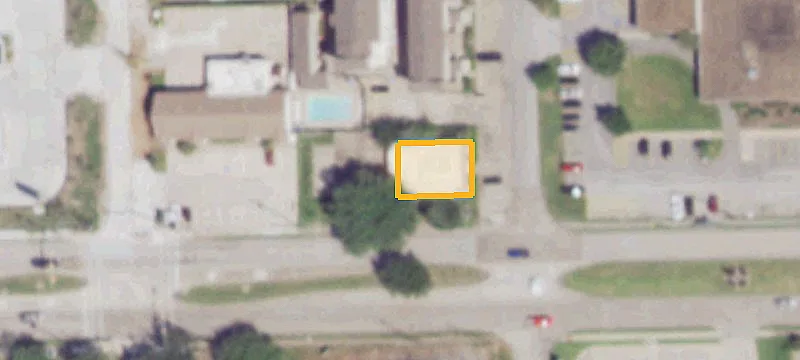 702 Fairmont Pkwy