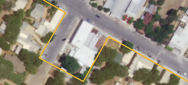 703 High St