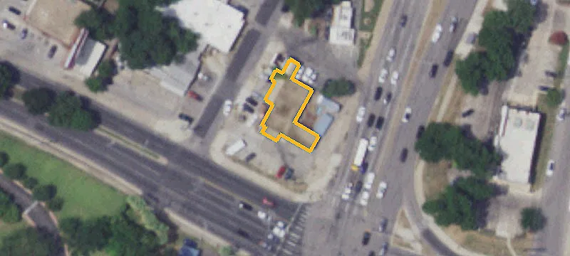 424 Lamar Blvd