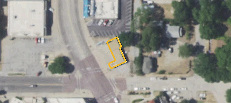 2000 Main St