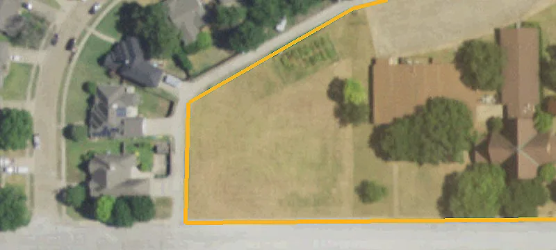 1310 Holly Dr