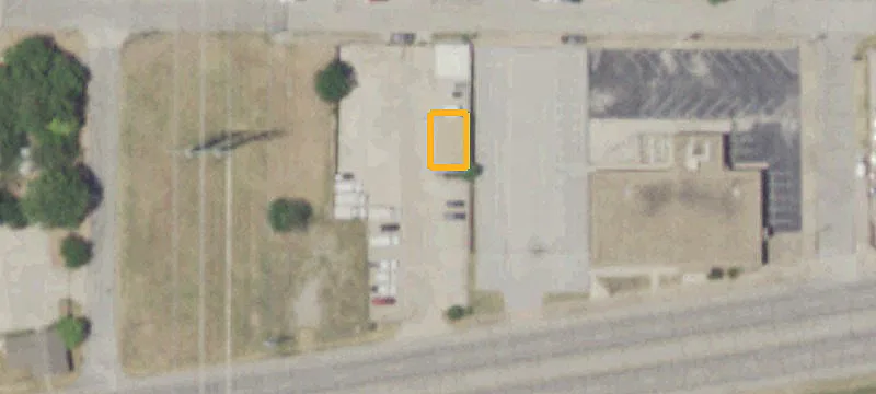 2122 Main St