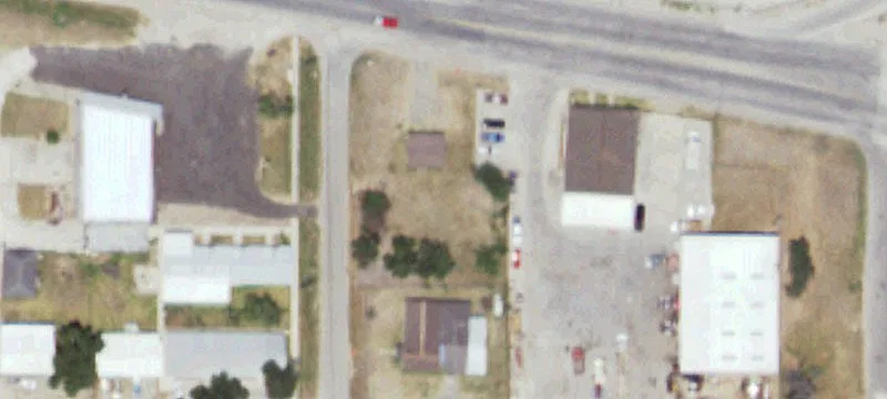 900 Industrial Ave