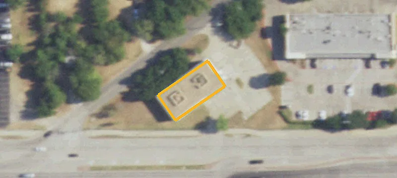 700 Debbie Ln