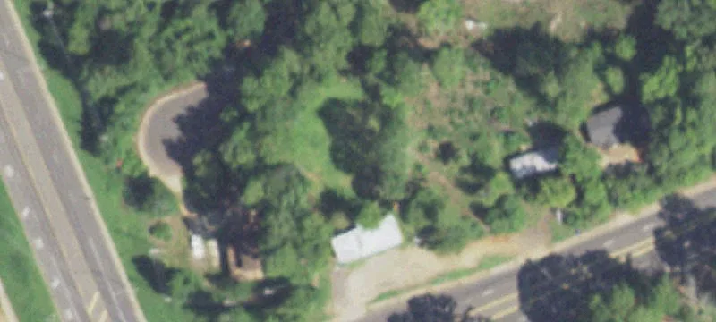 2401 Pinecrest Dr