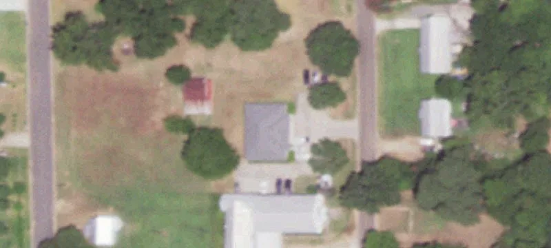 305 Ctr St