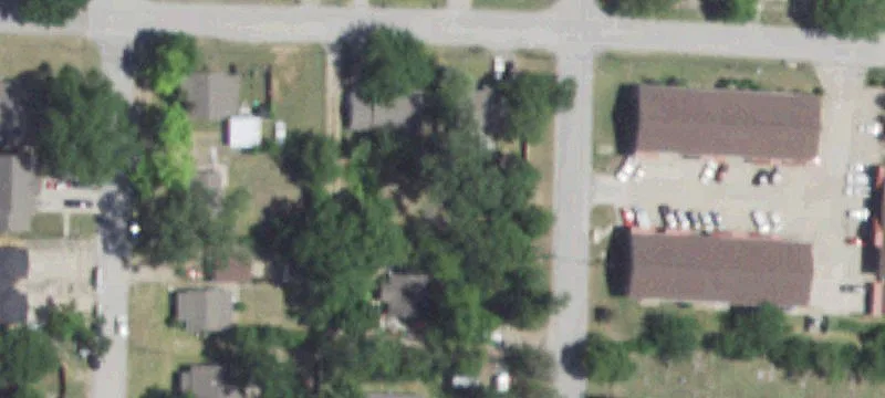100 5th St