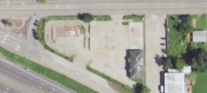 2401 Main St
