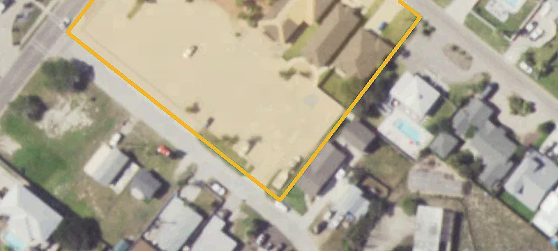 423 Palm Dr