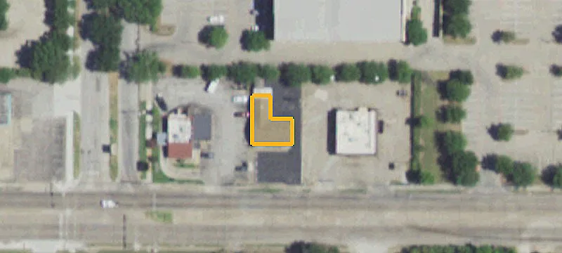 2221 Walnut St