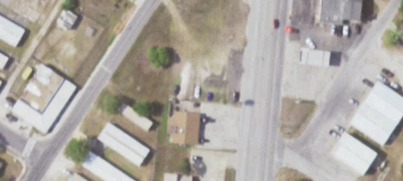 2737 Main St