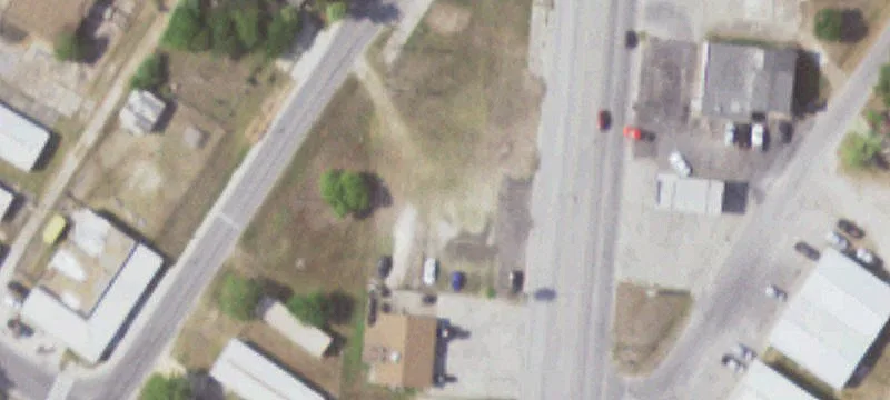 2737 Main St