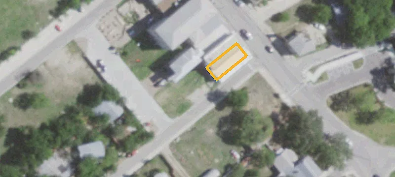 921 Main St