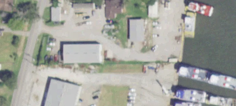 711 Lakeside Dr