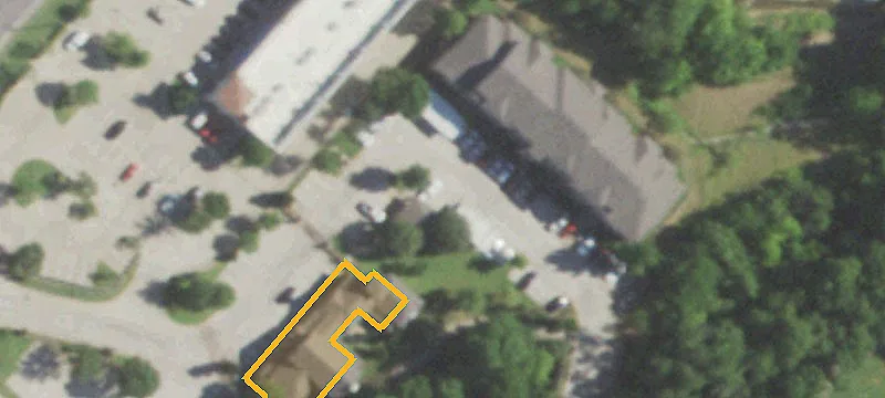 1810 Main St
