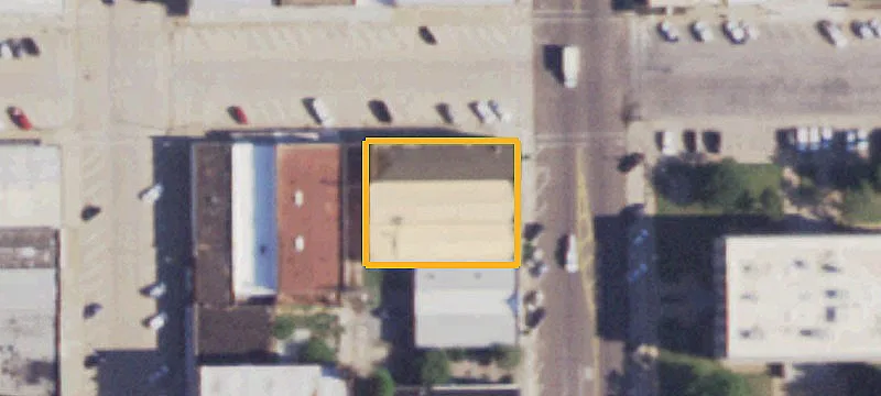 1704 Main St