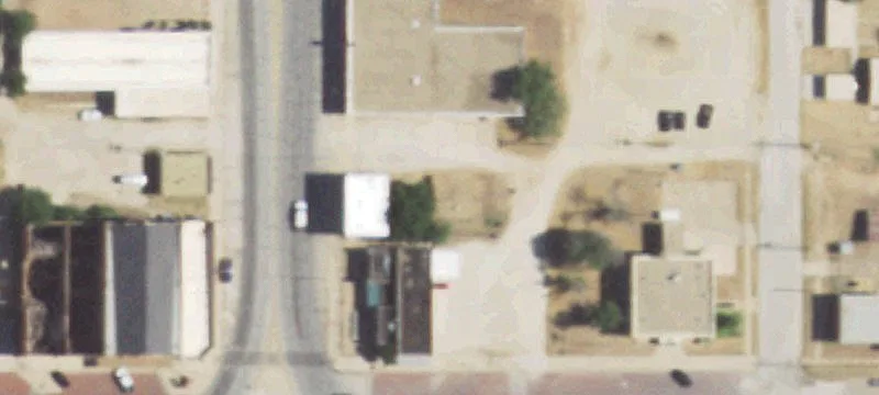 1025 Commercial Ave