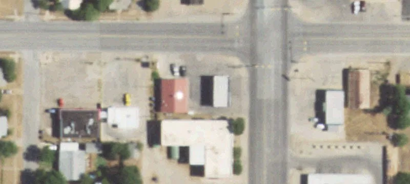 1702 Commercial Ave