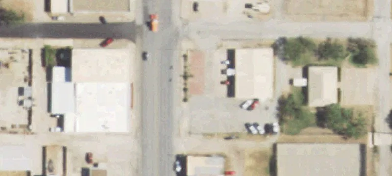 1327 Commercial Ave