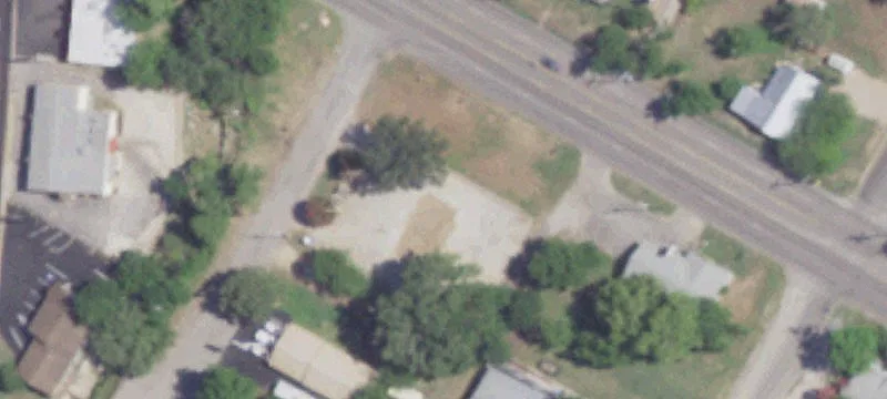 909 Ave H H