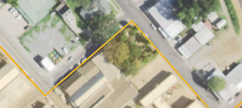 118 Henderson St
