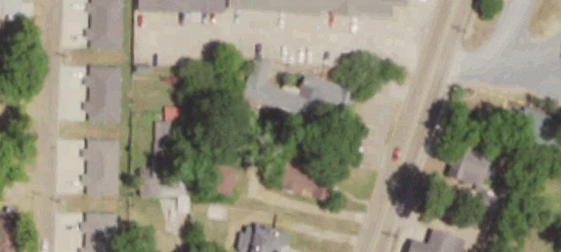 305 Louise St