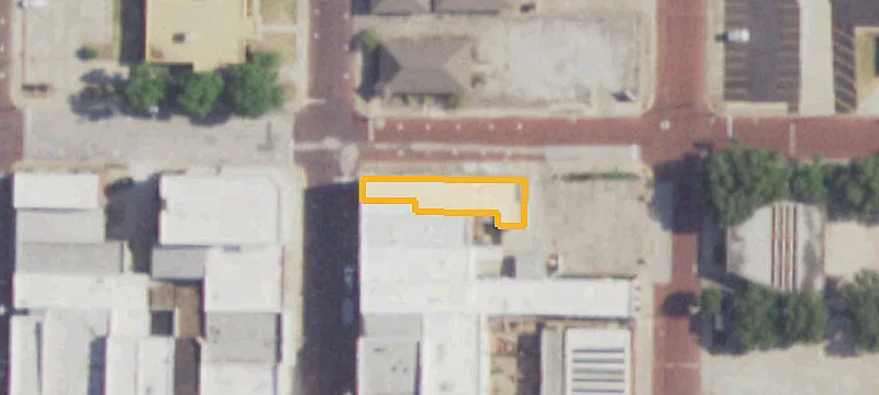 102 Elm St