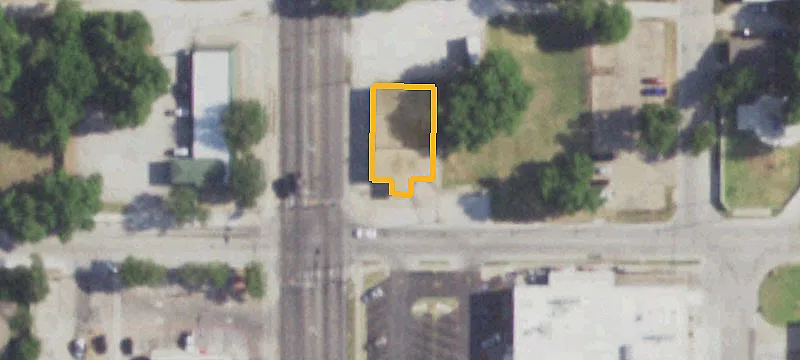 302 Grand Ave