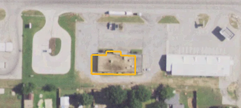 402 J M Lindsay Blvd