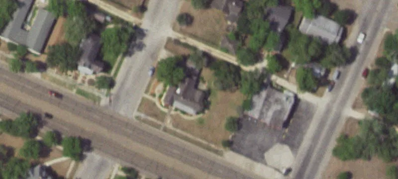 402 Broadway St
