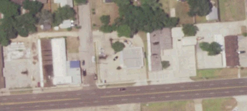1404 Red Riv St