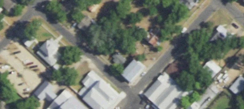 206 Live Oak St