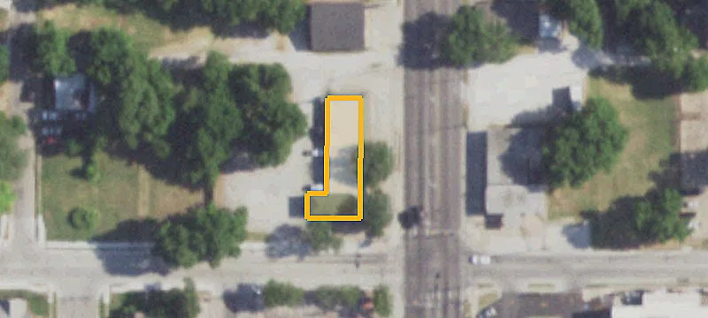 301 Grand Ave