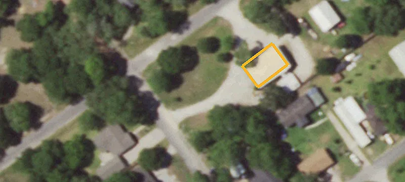 707 Hackberry St