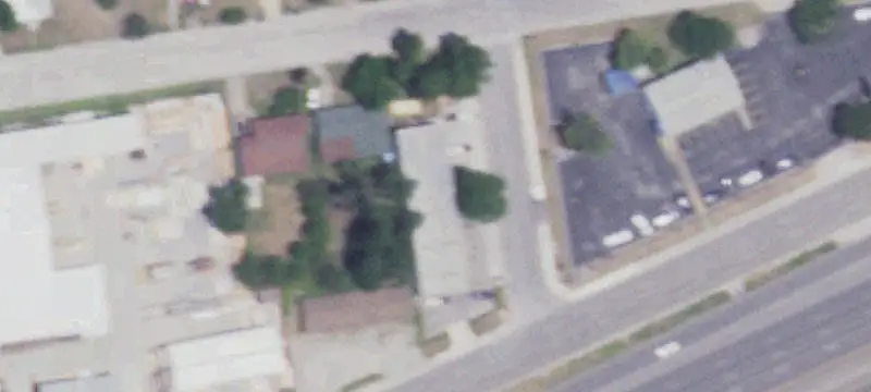 1332 Castell Ave