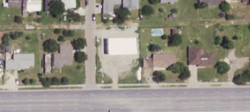 425 Edinburg Ave
