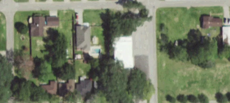 812 Douglas St