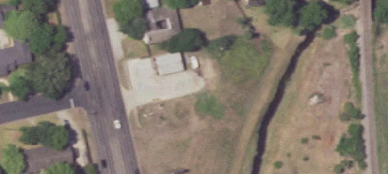 2806 Main St