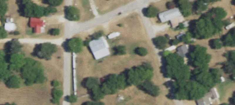 609 Travis St
