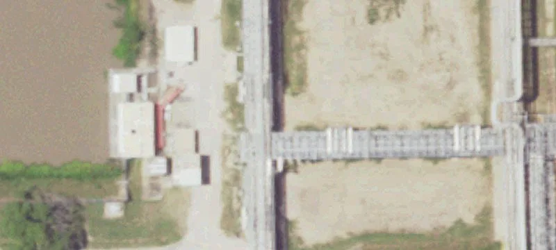 1600 Fm 1593