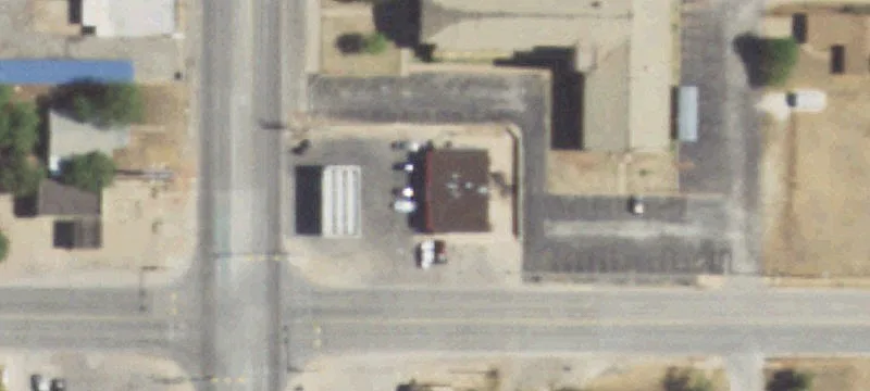 1633 Commercial Ave