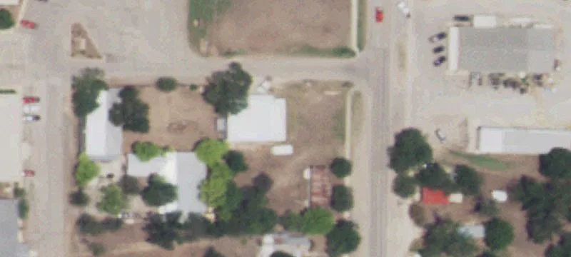 687 School St