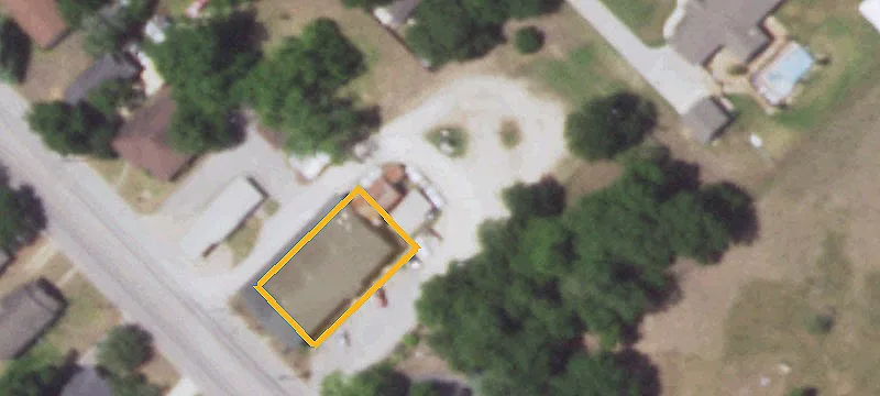 203 Ave E Ave