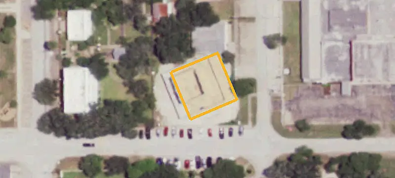 220 La Parra Ave