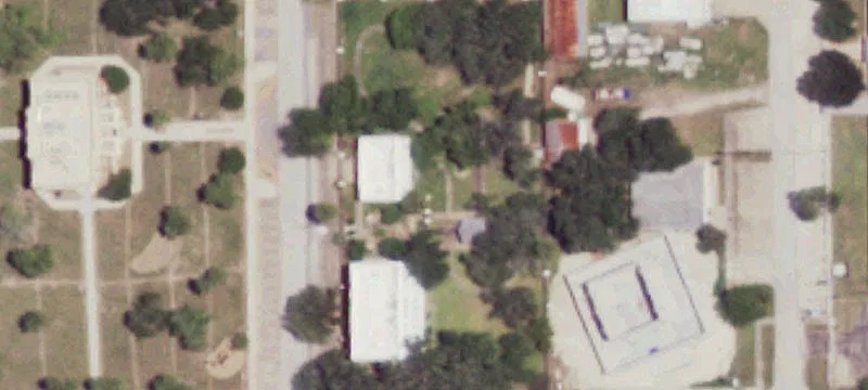 280 La Parra Ave